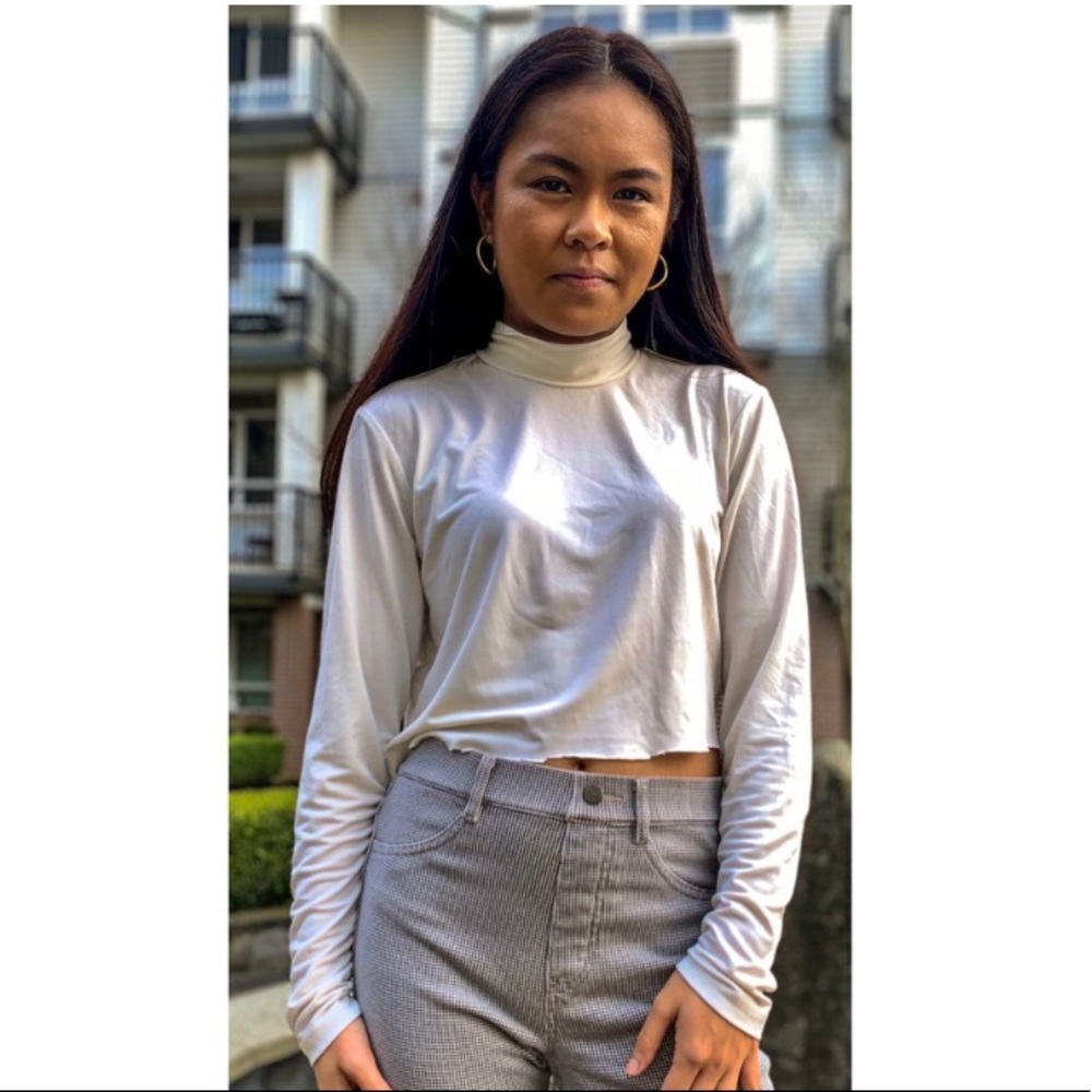 Thin jersey long sleeve turtleneck